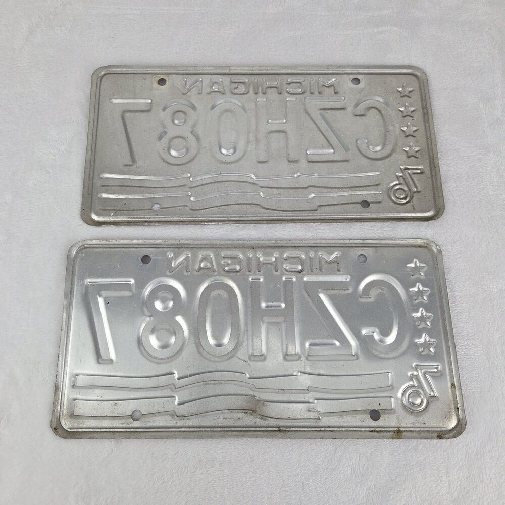 Vintage 1976 Michigan Bicentennial License Plate Pair CZH087 Matching Set - Picture 4 of 6